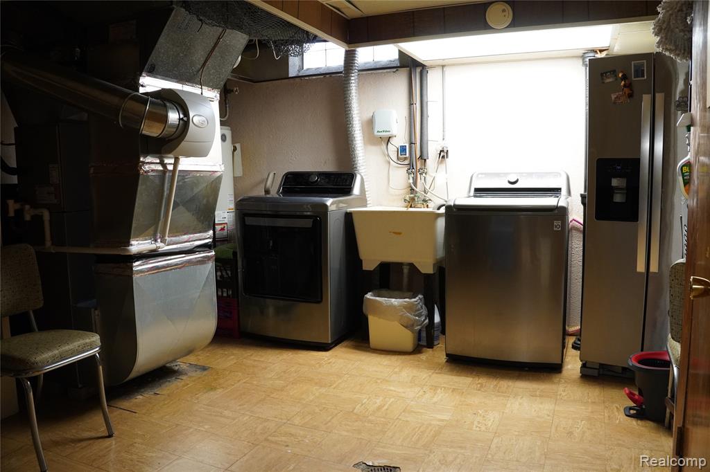 19445 McIntyre Street, Detroit, MI 48219 — Photo 27