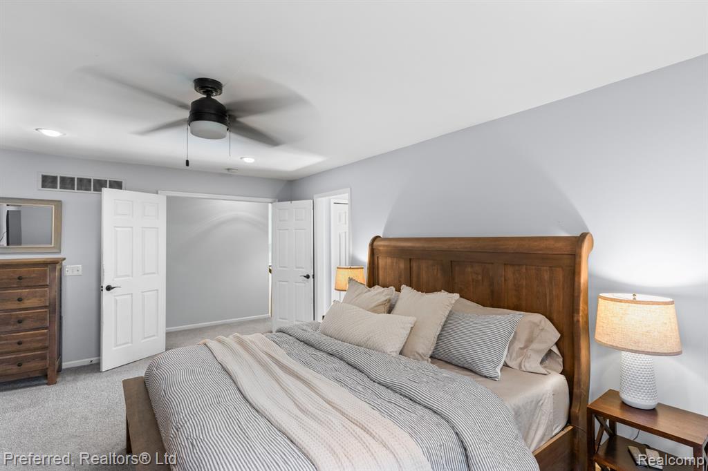 50045 Heron Court, Canton, MI 48187 — Photo 24