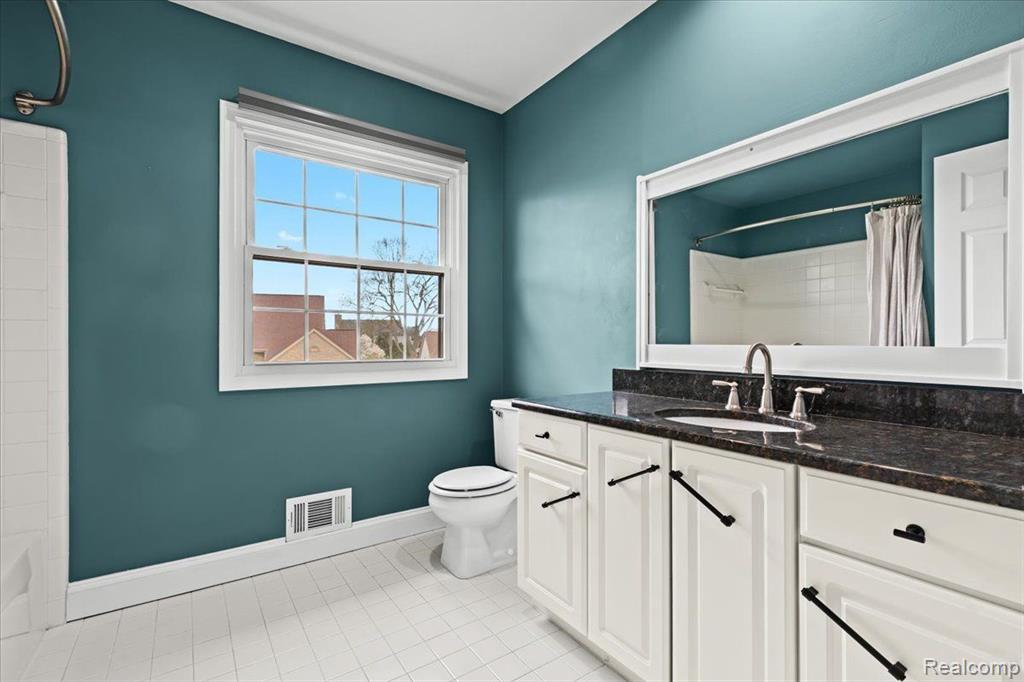 45241 DANBURY Road, Canton, MI 48188 — Photo 17