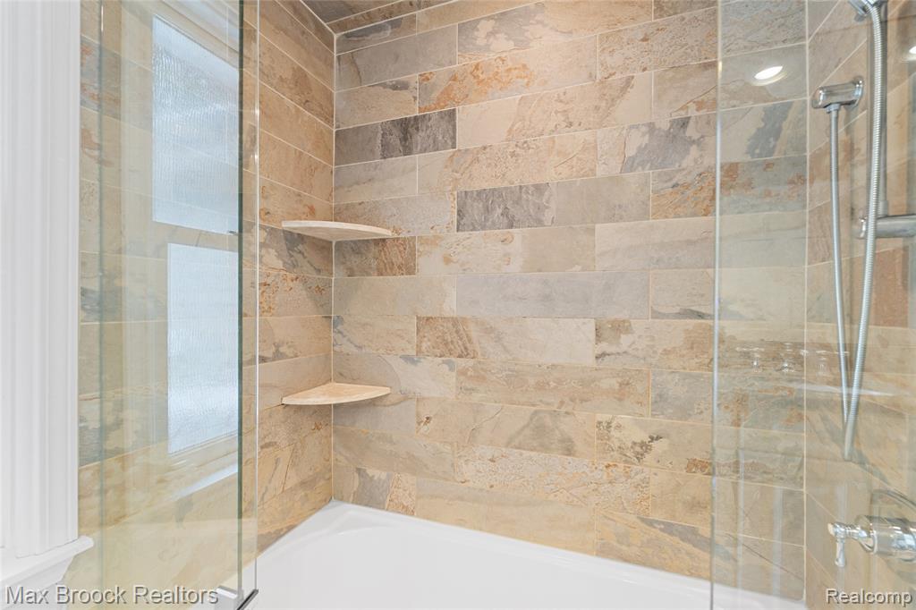 639 N Glenhurst Drive, Birmingham, MI 48009 — Photo 45