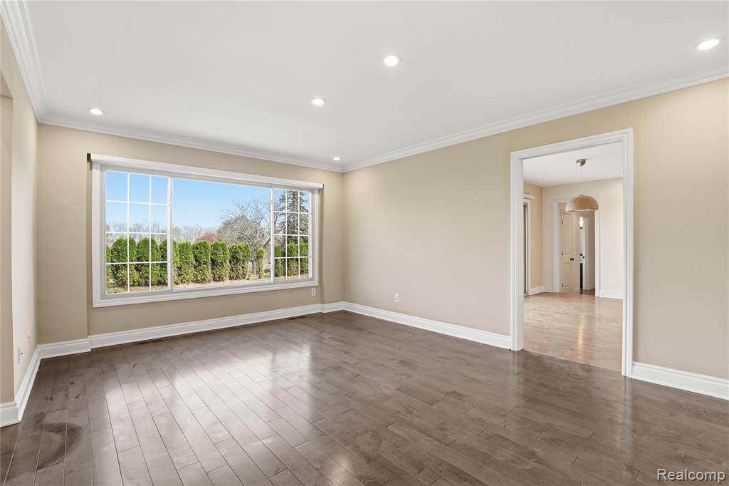 2084 Wabeek Hill Court, Bloomfield Hills, MI 48302 — Photo 16