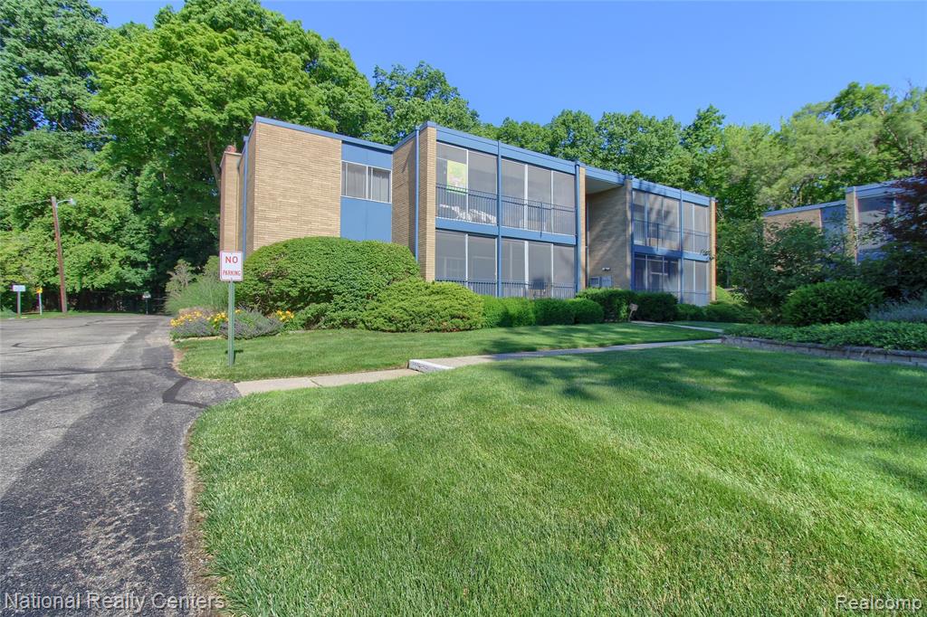 16547 Middlebelt Road, 6, Livonia, MI 48154 — Photo 2