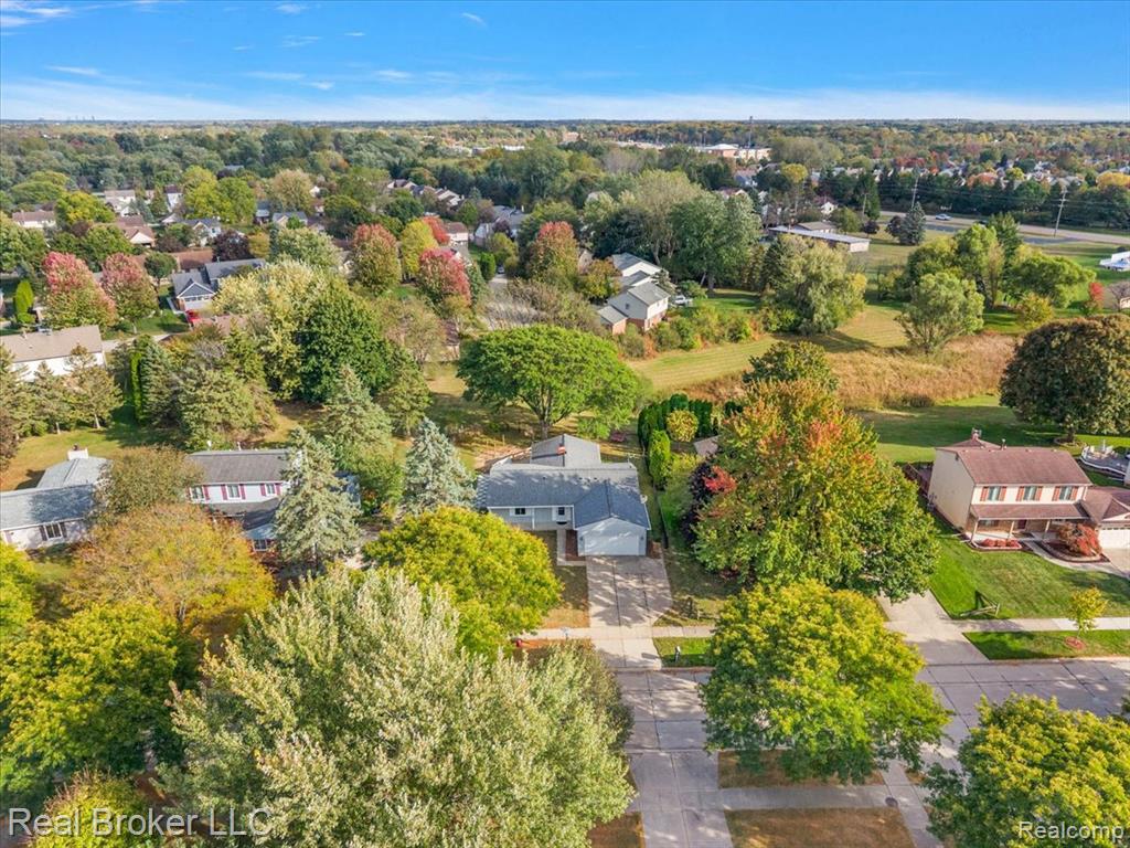 24348 Simmons Drive, Novi, MI — Photo 65
