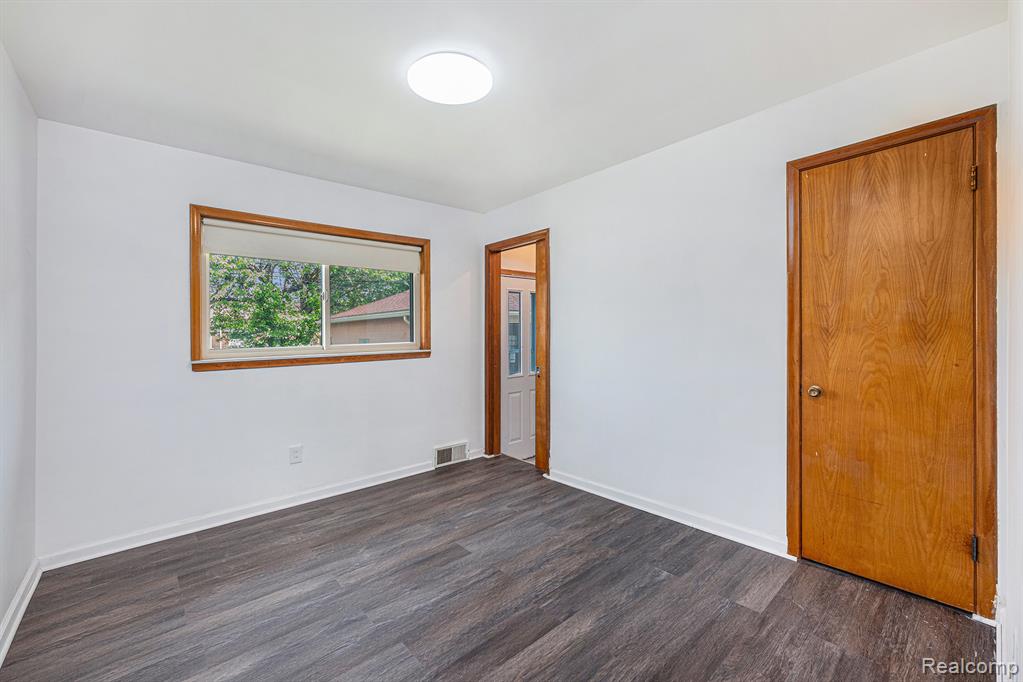 5239 E 13 Mile Road, Warren, MI 48092 — Photo 12