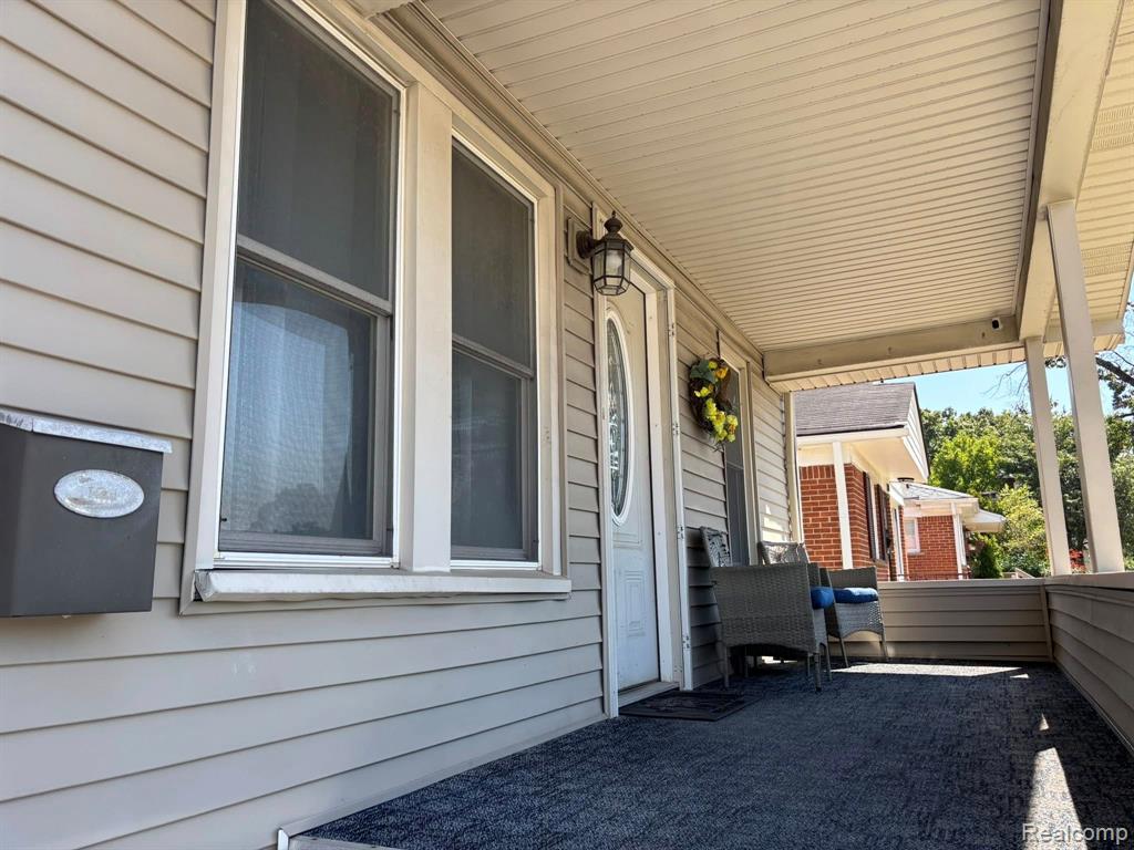 832 Pinecrest Drive E, Fenton, MI 48220 — Photo 40