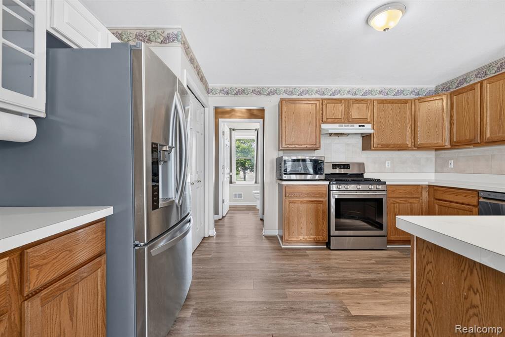 27681 MILL CREEK Drive, Brownstown, MI 48183 — Photo 10