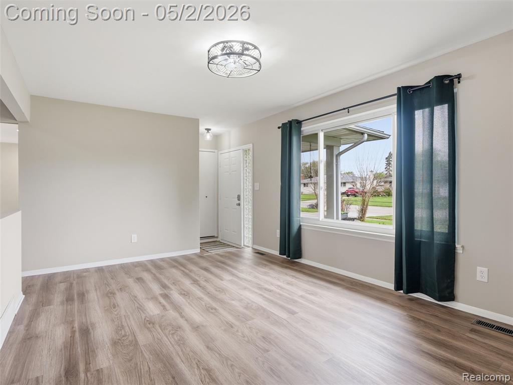 8618 Alwardt Drive, Sterling Heights, MI 48313 — Photo 5