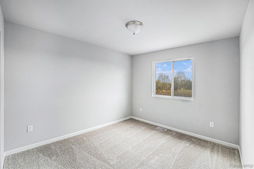 7014 Marigold Court, Grand Blanc, MI 48439 — Photo 10