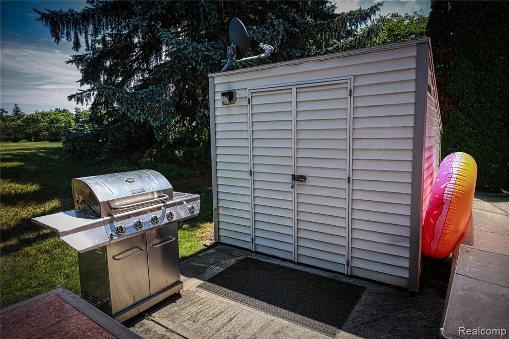 5211 Ben Franklin Drive, Lexington, MI 48450 — Photo 18
