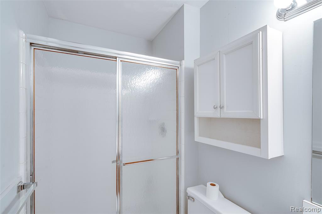 42481 Lilley Pointe Drive, Canton, MI 48187 — Photo 22
