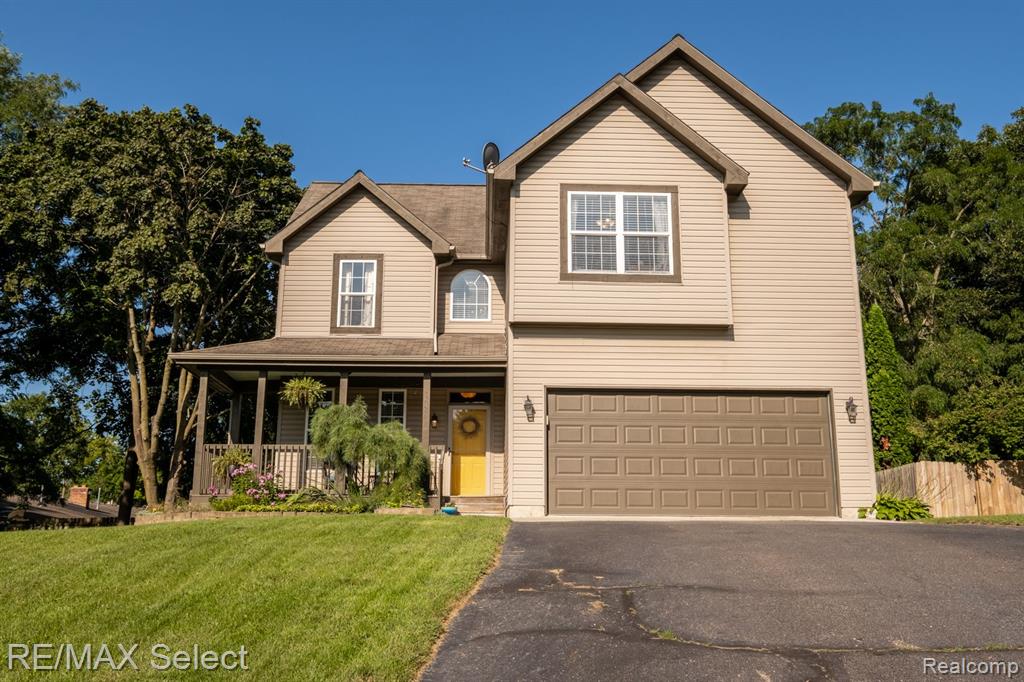 15242 Weller Court, Holly, MI 48442 — front exterior