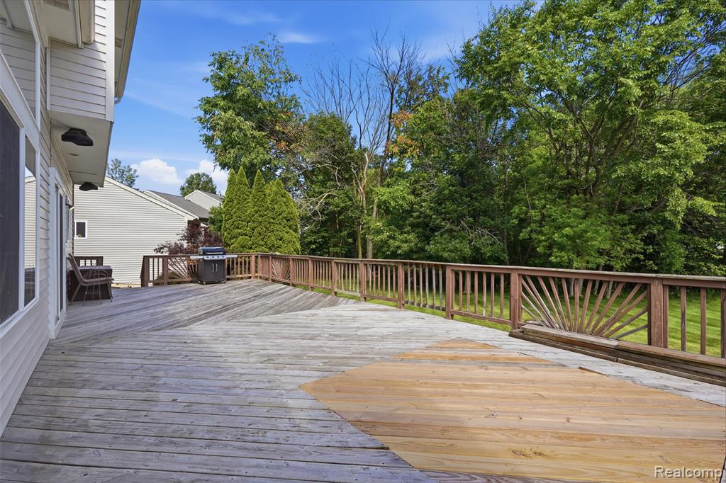 1099 Carriage Hill Drive, Fenton, MI 48430 — Photo 30
