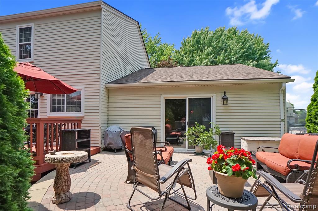54286 Bradshaw Drive, New Baltimore, MI 48047 — Photo 34