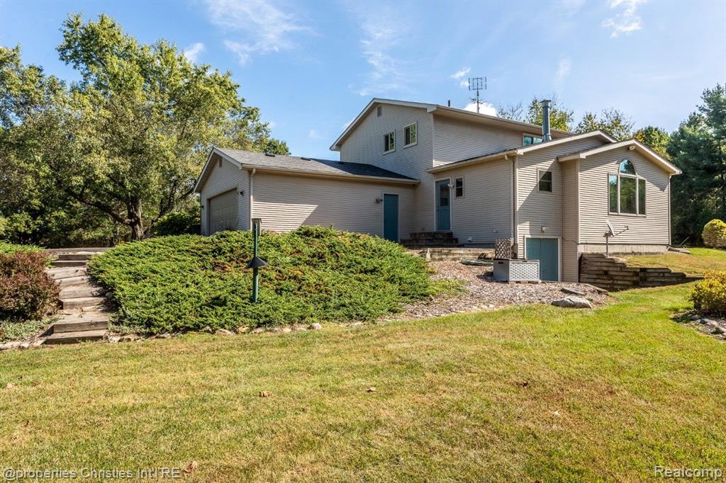 10525 LEEKE Road, Chelsea, MI 48118 — Photo 2