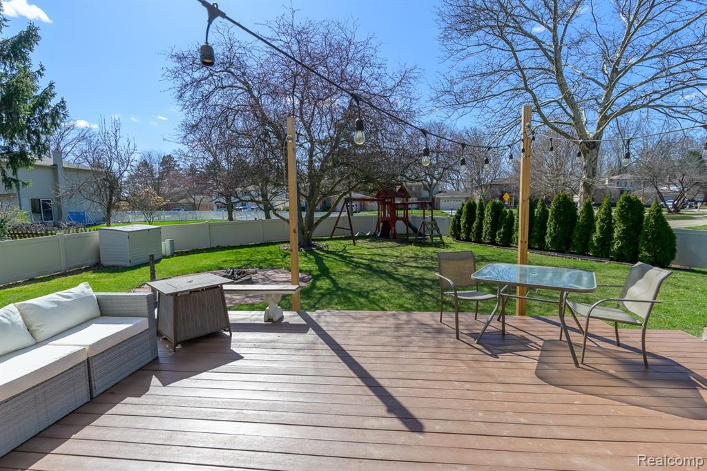 5369 Greendale Drive, Troy, MI 48085 — Photo 25