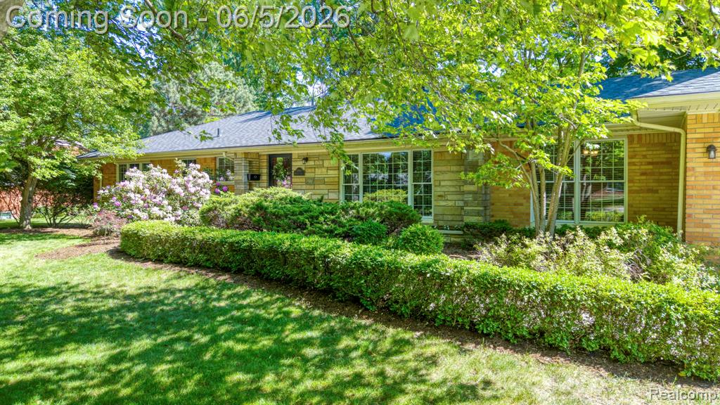 19141 Warwick Street, Franklin, MI 48025 — Photo 45