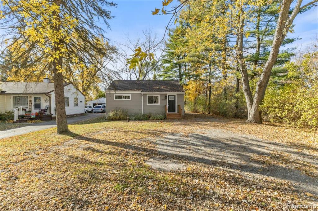 5051 Sashabaw Road, Clarkston, MI — Photo 4