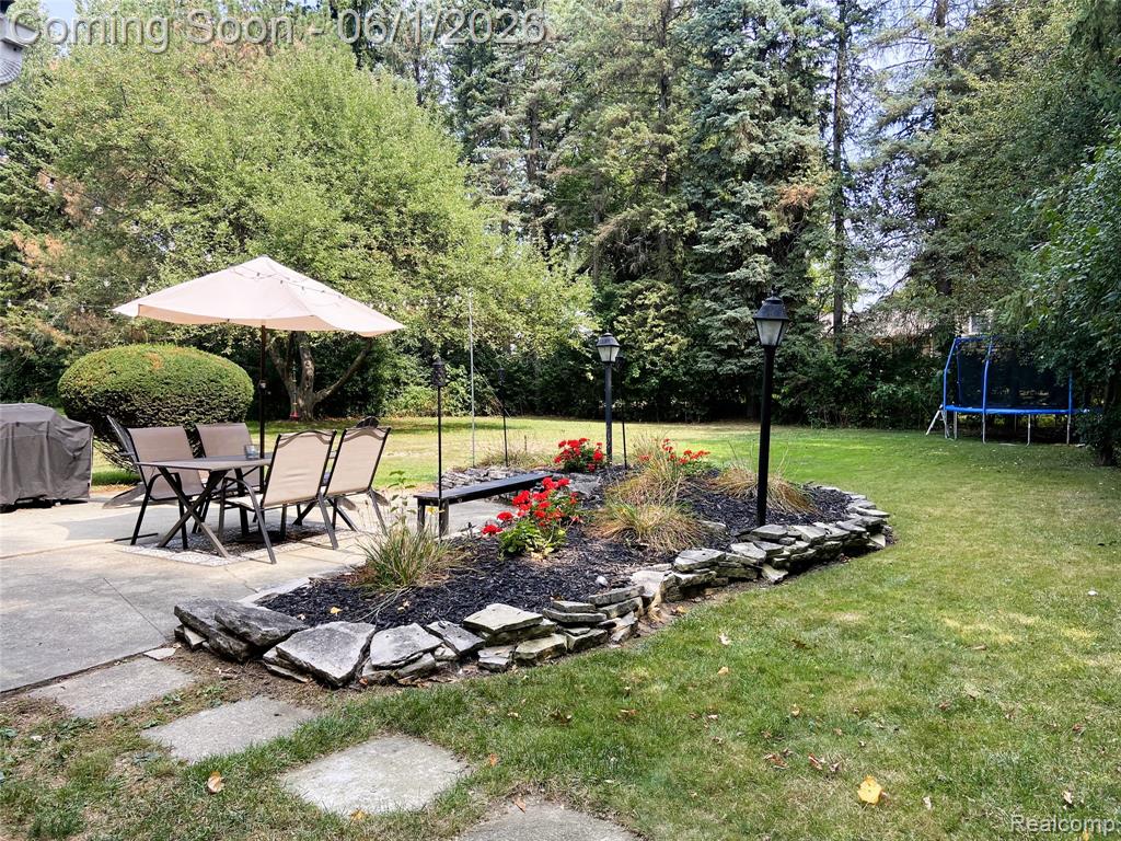 1707 Fox River Drive, Bloomfield Hills, MI 48304 — Photo 25