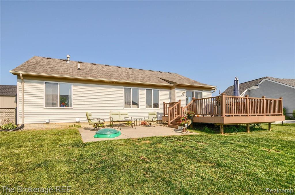 8089 PENINSULA Circle, Grand Blanc, MI 48439 — Photo 6