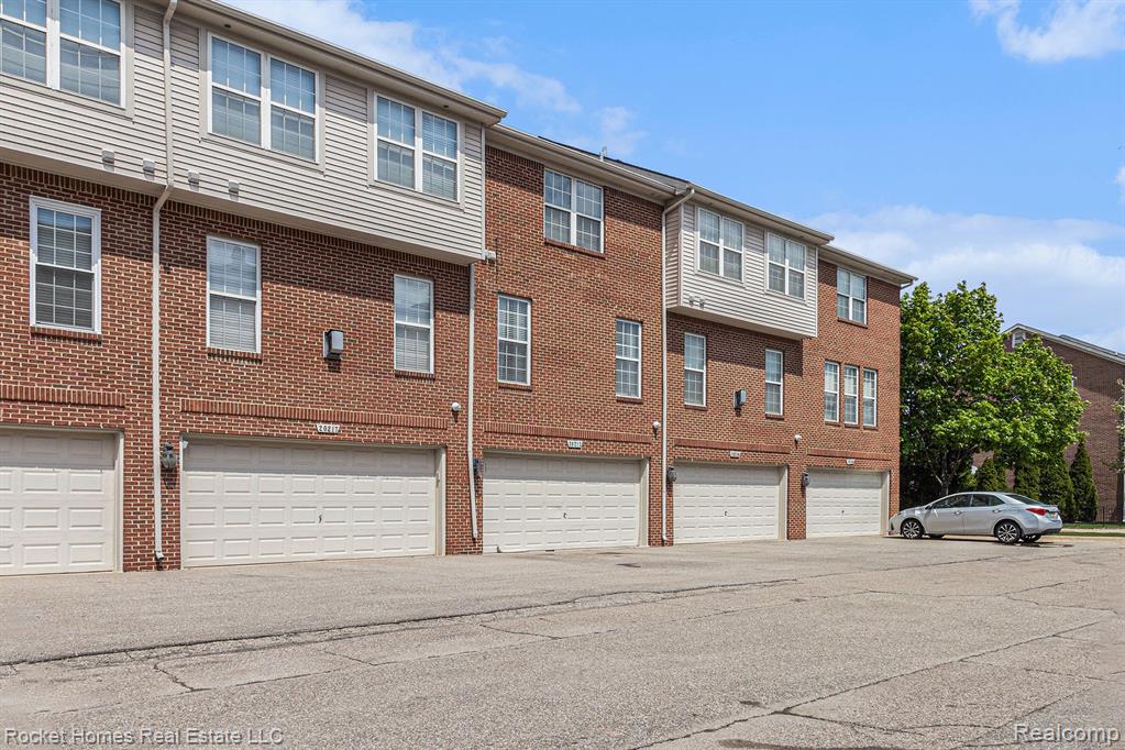 20213 BOARDWALK Boulevard, Southfield, MI 48075 — Photo 28