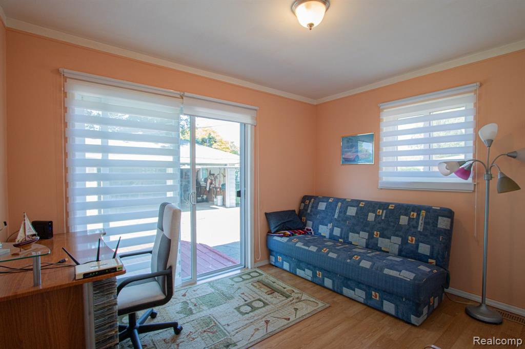25125 CAMPBELL Avenue, Warren, MI 48089 — Photo 11