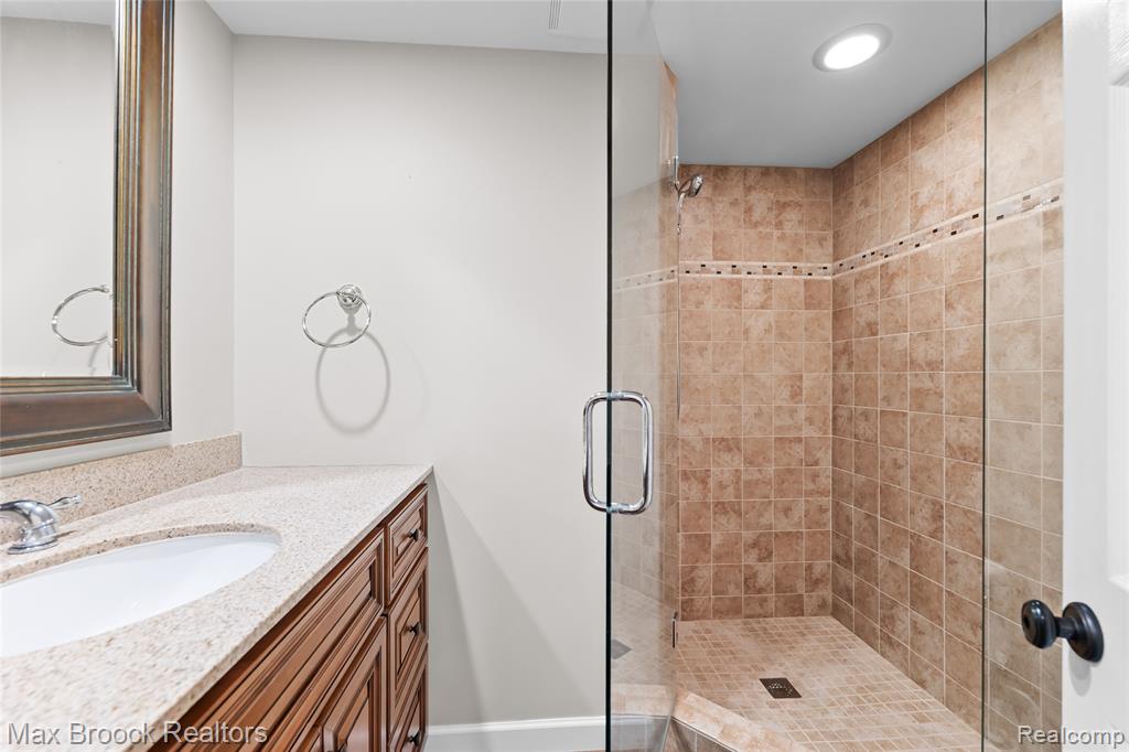 639 N Glenhurst Drive, Birmingham, MI 48009 — Photo 56