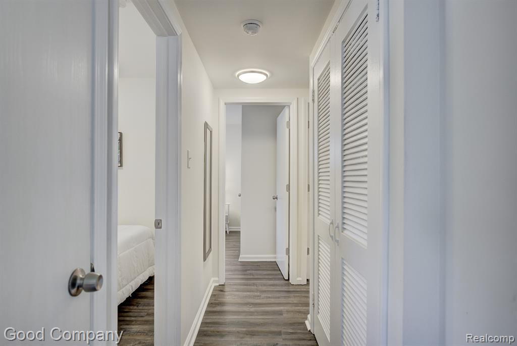 21900 Eastwood Street, Oak Park, MI 48237 — Photo 16