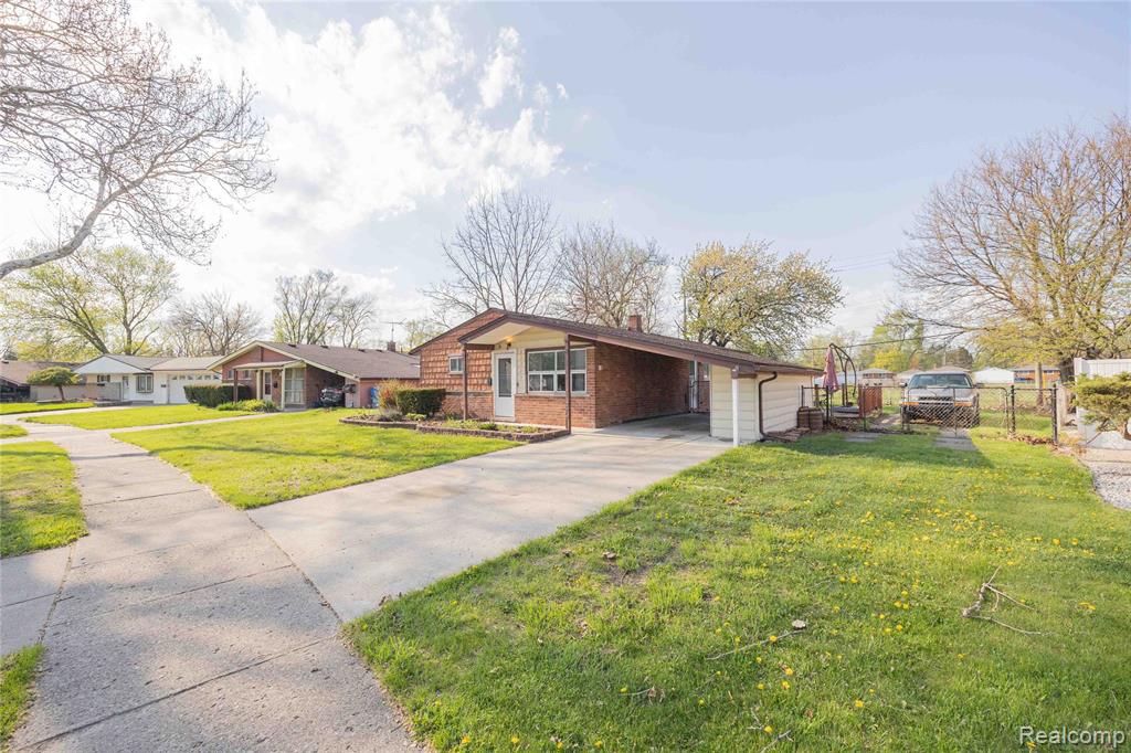 23300 N Brookside Drive, Dearborn Heights, MI 48125 — Photo 3