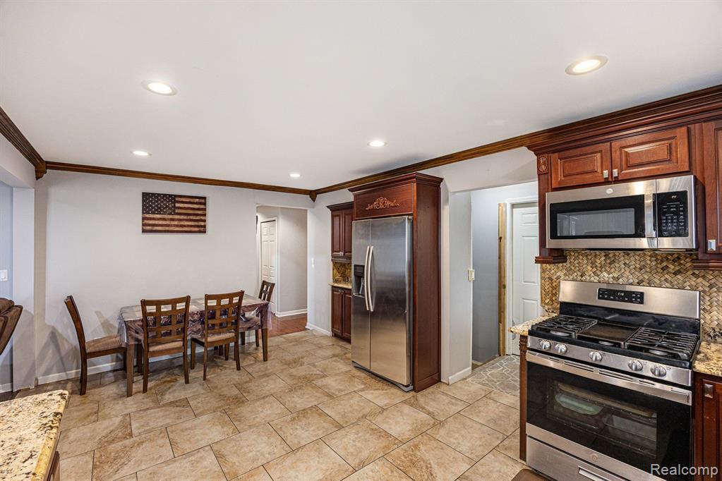 4238 Angeline Drive, Sterling Heights, MI 48310 — Photo 8