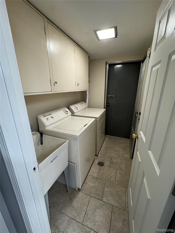8275 Kennedy Circle, Warren, MI 48093 — Photo 8