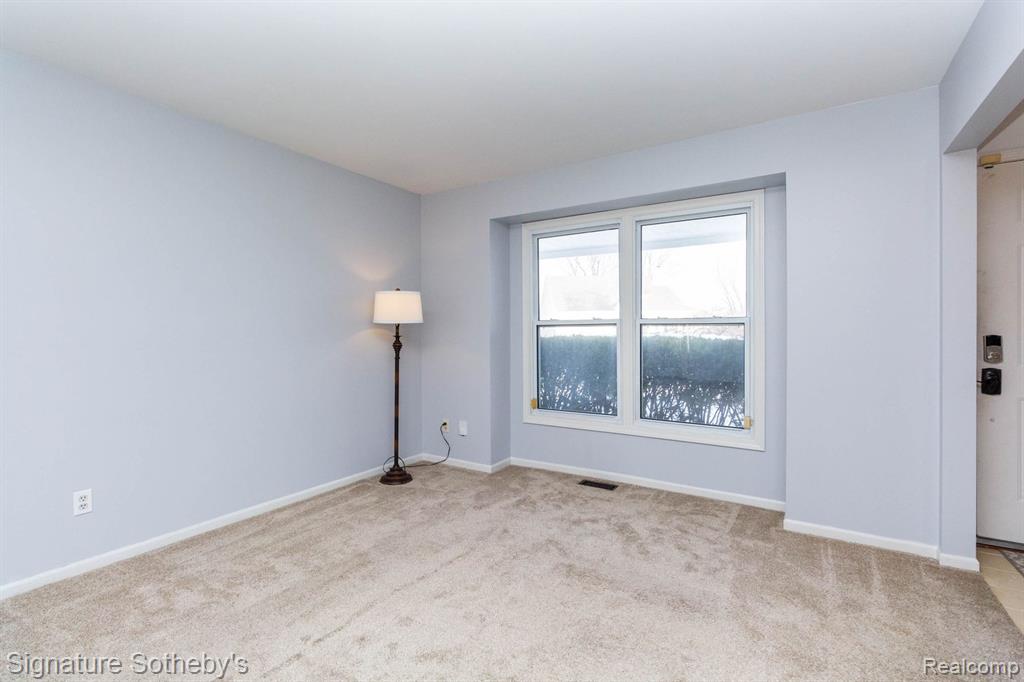 461 Farmridge Court, Rochester Hills, MI 48307 — Photo 5