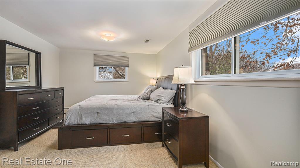 4243 FROSTWOOD Court, Troy, MI 48098 — Photo 16