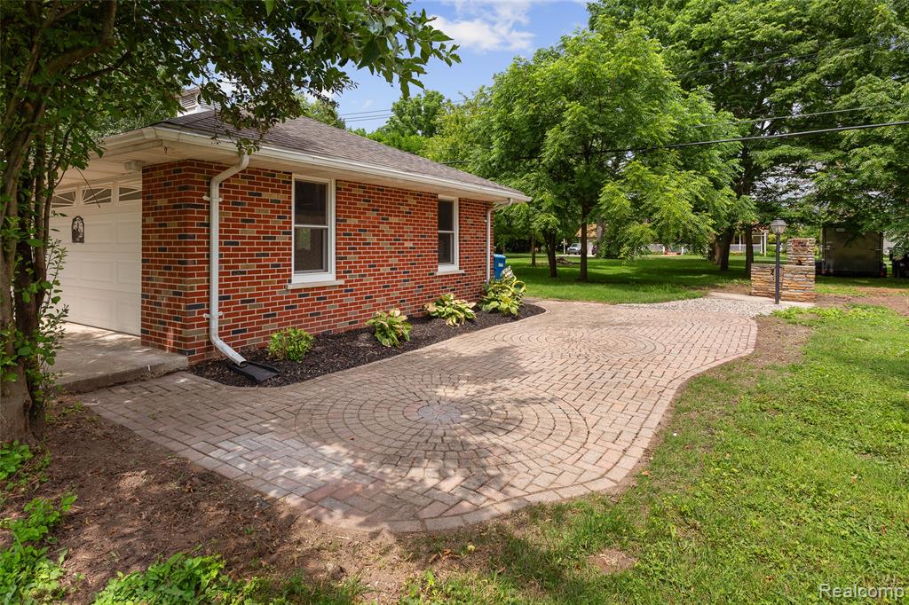 4408 S Lake Drive, Newport, MI 48166 — Photo 28