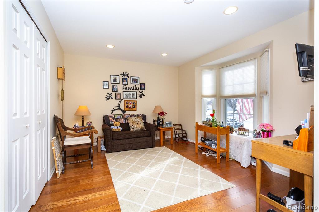 211 PIERCE LAKE Drive, Chelsea, MI 48118 — Photo 28