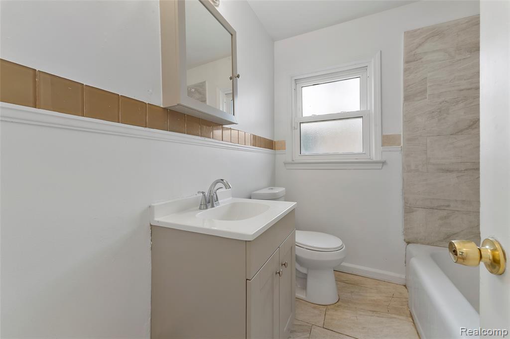 19674 Irvington Street, Highland Park, MI 48203 — Photo 12