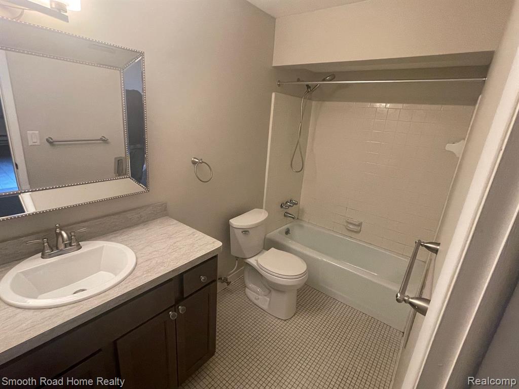 7615 WOODVIEW Street, 4, Westland, MI — Photo 9