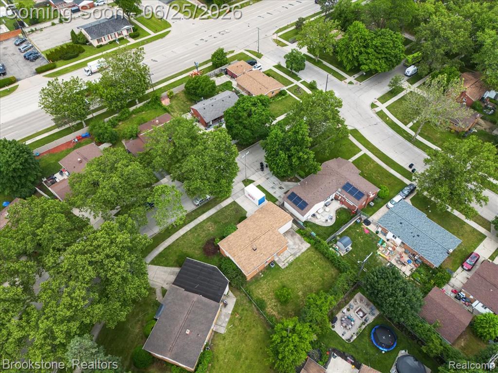 24210 Beverly Street, Oak Park, MI 48237 — Photo 31