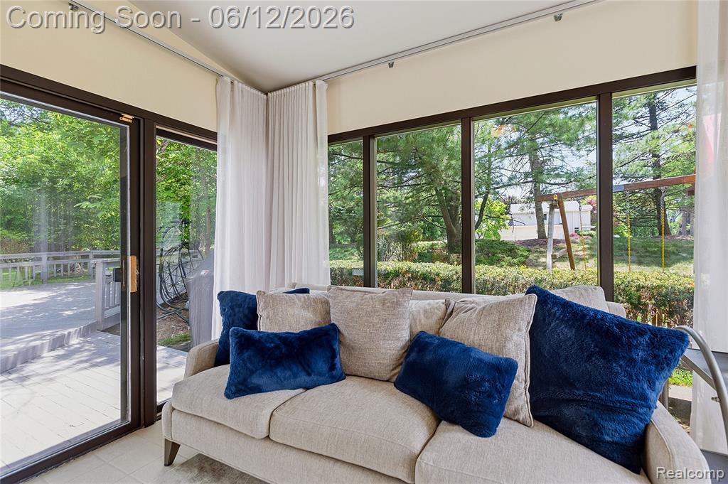 4057 Fox Lake Drive, Bloomfield Hills, MI 48302 — Photo 44