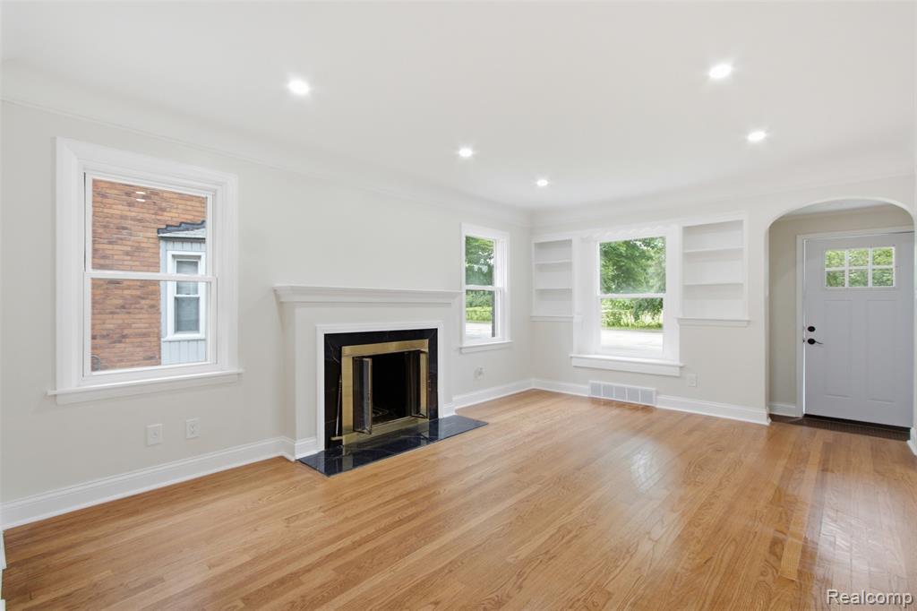 1388 Vernier Road, Grosse Pointe, MI 48236 — Photo 2
