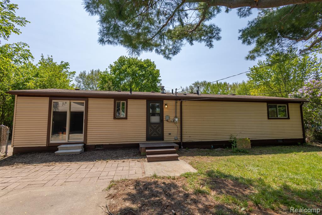 420 6TH Street, Marysville, MI 48040 — Photo 4