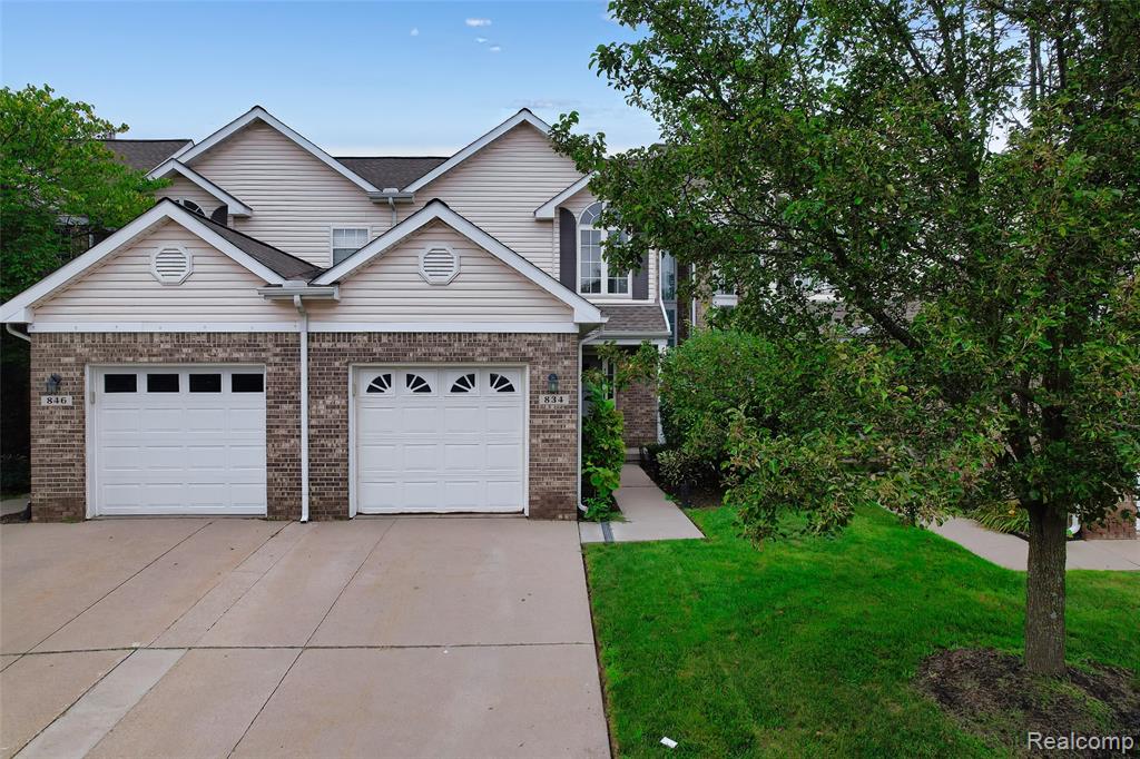 834 Natures Cove Court, Wixom, MI — Photo 2