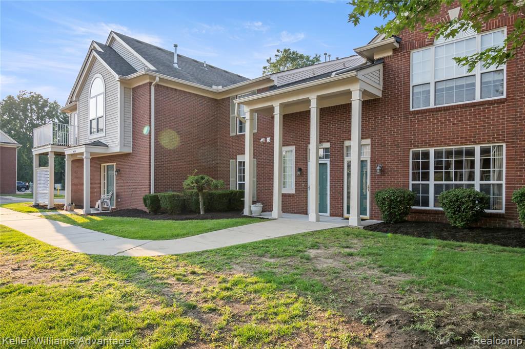 29532 Nottingham Court, Livonia, MI 48152 — Photo 4
