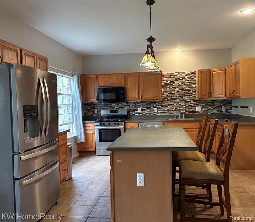 39605 Dorchester Circle, Canton, MI 48188 — Photo 11