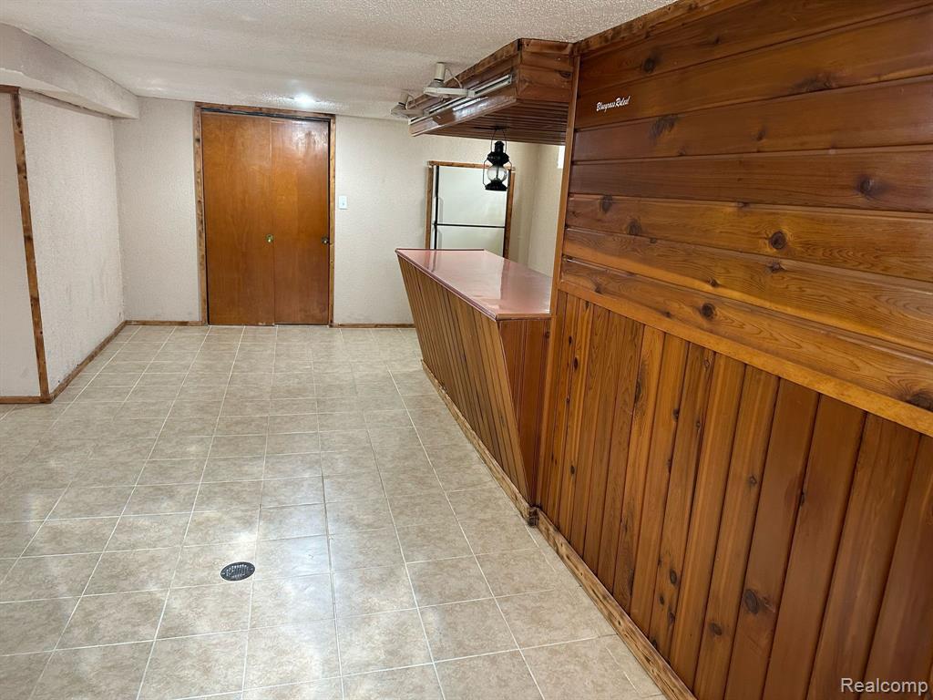 7107 N BEECH DALY Road, Dearborn Heights, MI 48127 — Photo 12