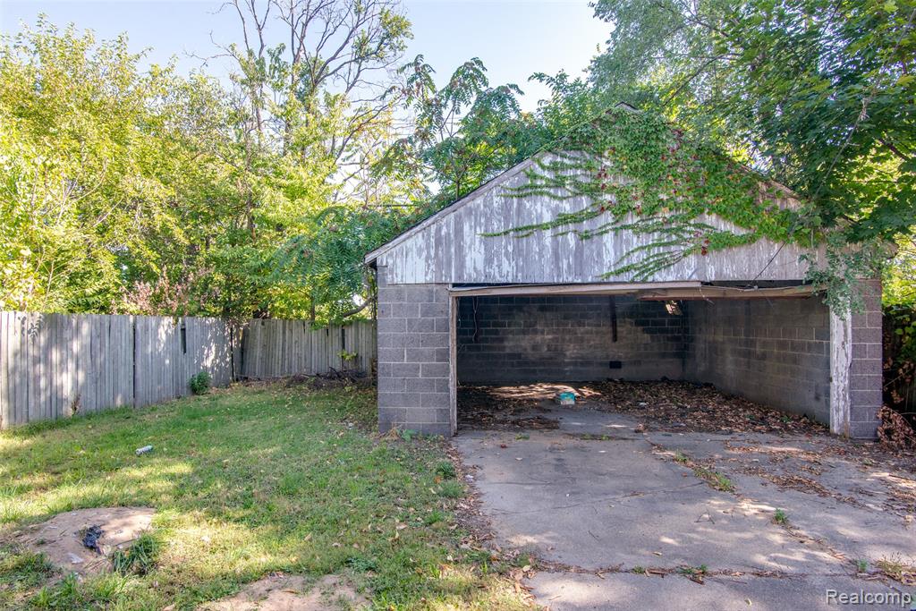 326 Eastlawn Street, Detroit, MI 48215 — Photo 81