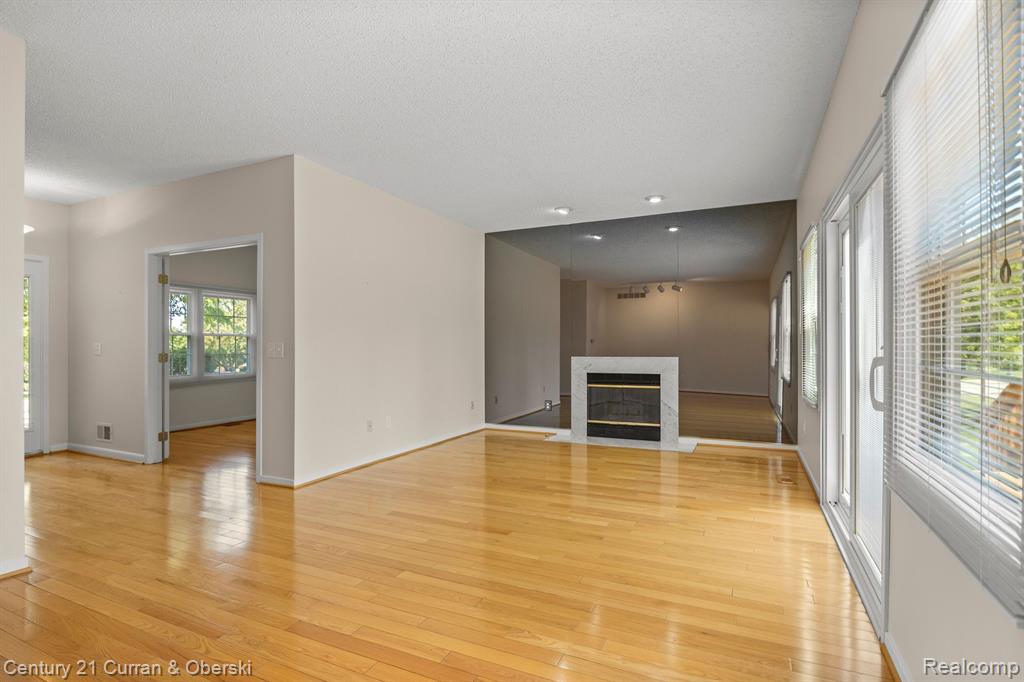 41665 CHARLESTON Lane, Novi, MI 48377 — Photo 10