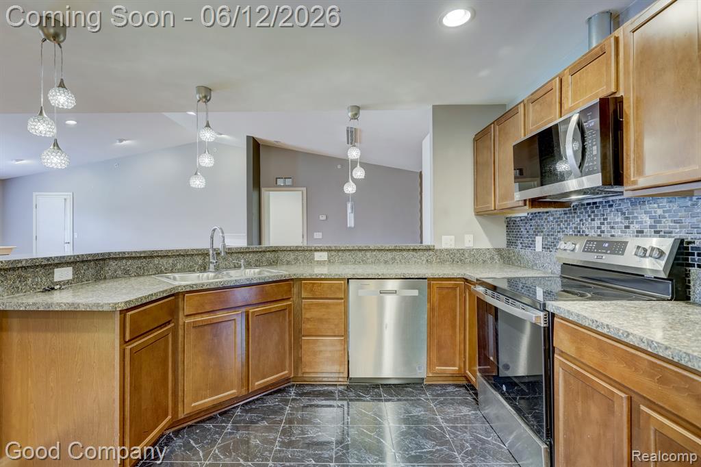29941 Fox Run Circle, Warren, MI 48092 — Photo 17