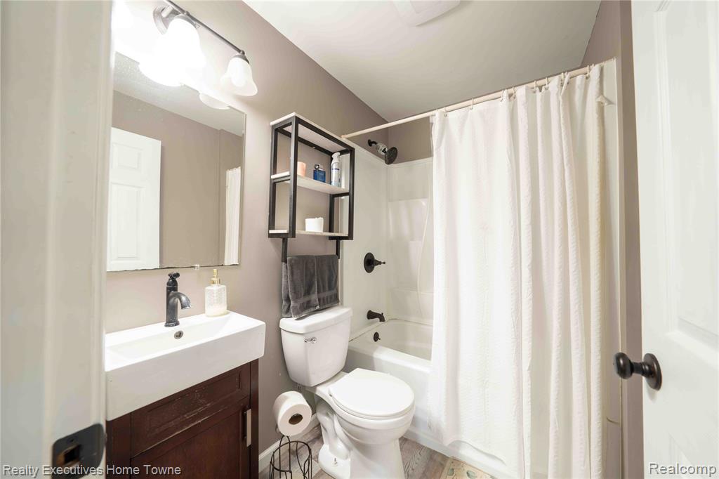 5017 NORTH Road, MI 48049 — Photo 10