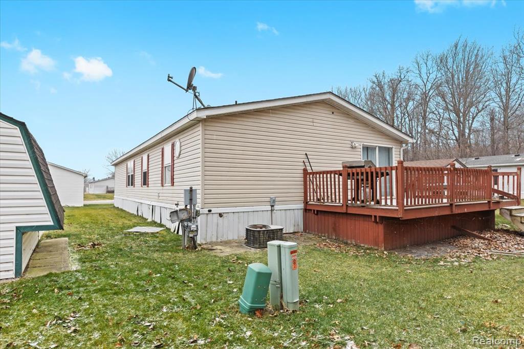 28289 Spruce st., Flat Rock, MI 48134 — Photo 25