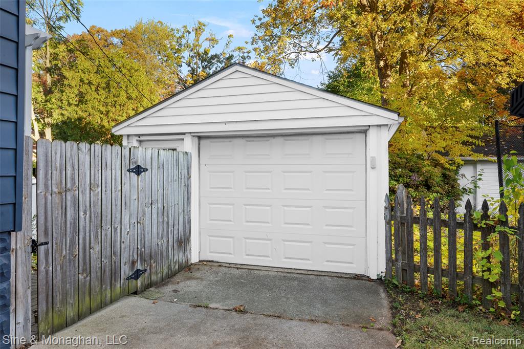 517 Forest Avenue N, Royal Oak, MI 48067 — Photo 44